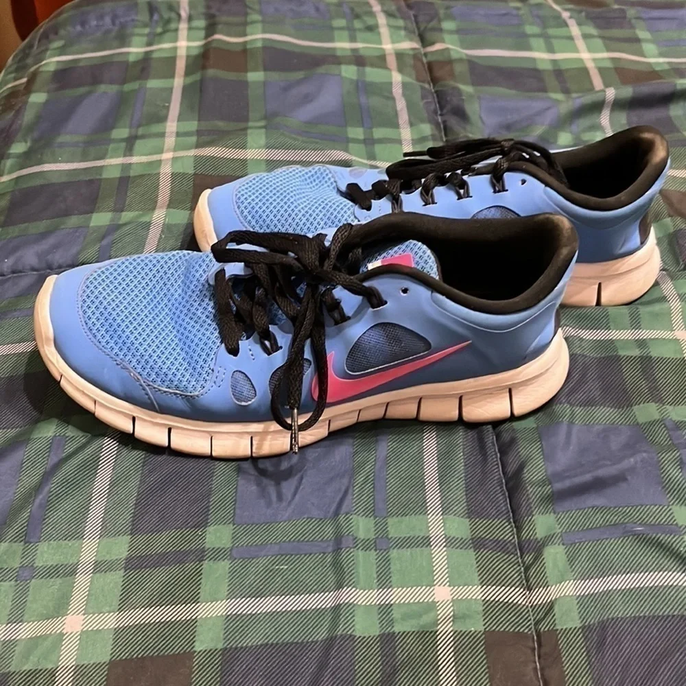 Nike Free 5.0 size 7Y